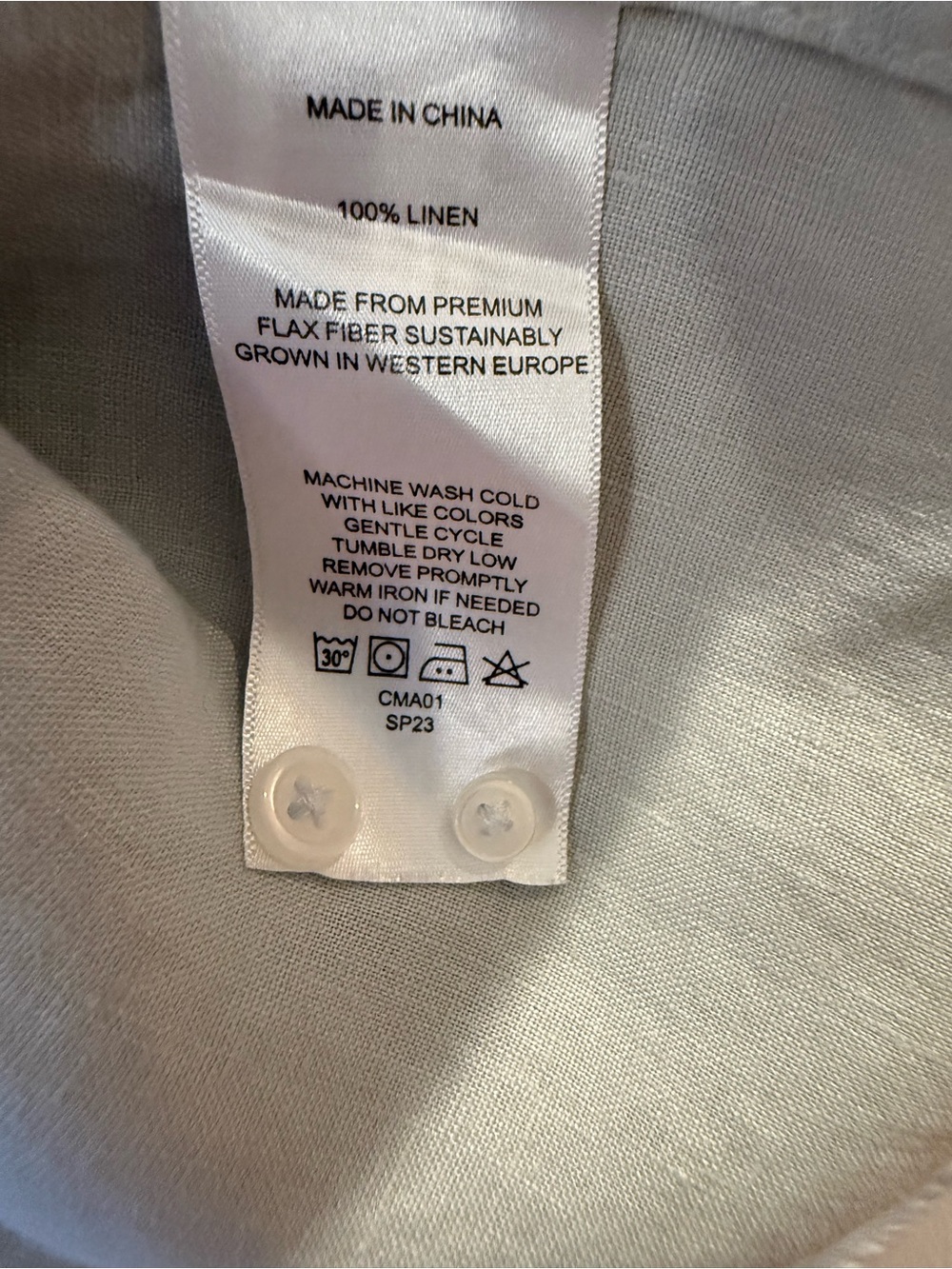 Quince European Linen Long Sleeve Women's Button-Down Shirt in Mist - Medium - Picture 5 of 10